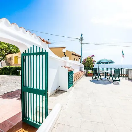 בית נופש Casa Marinella *